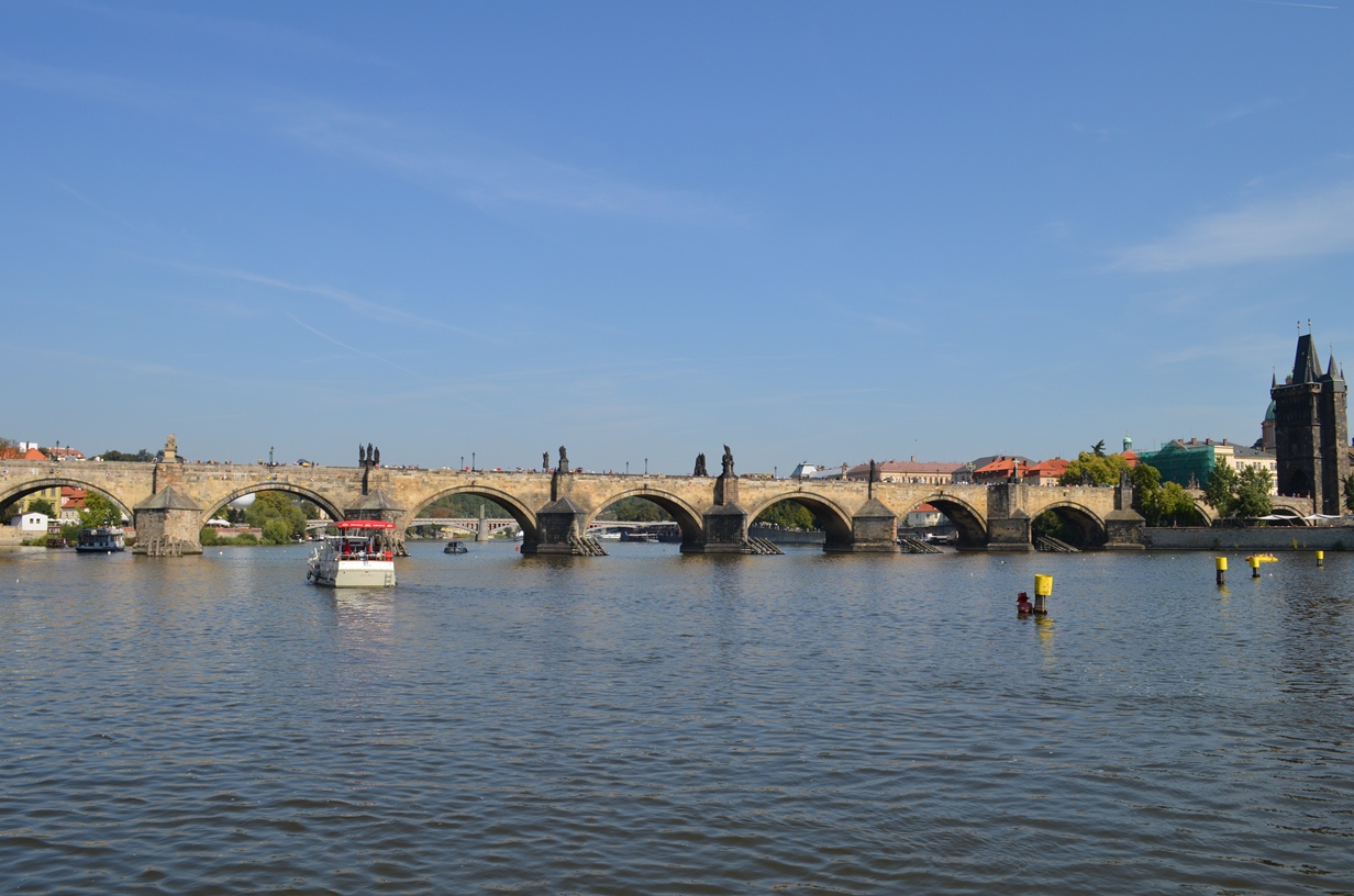 2-Hours Evening Boat Trip with dinner